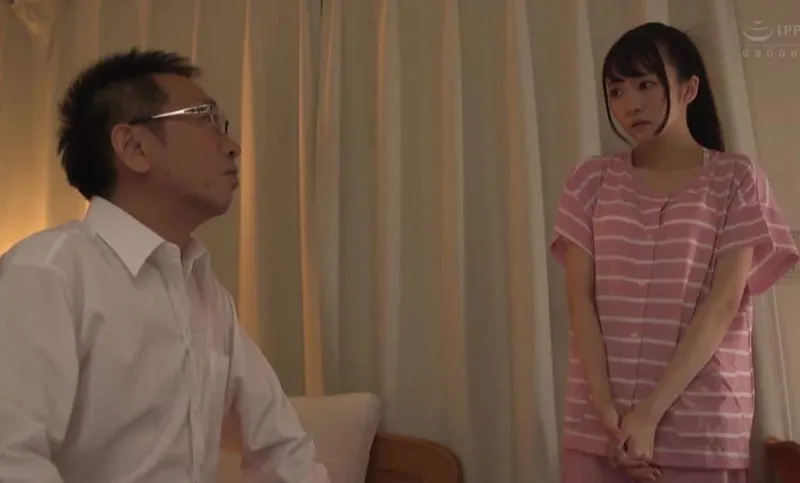 Bố dượng và bé xinh riêng bé nhỏ của vợ